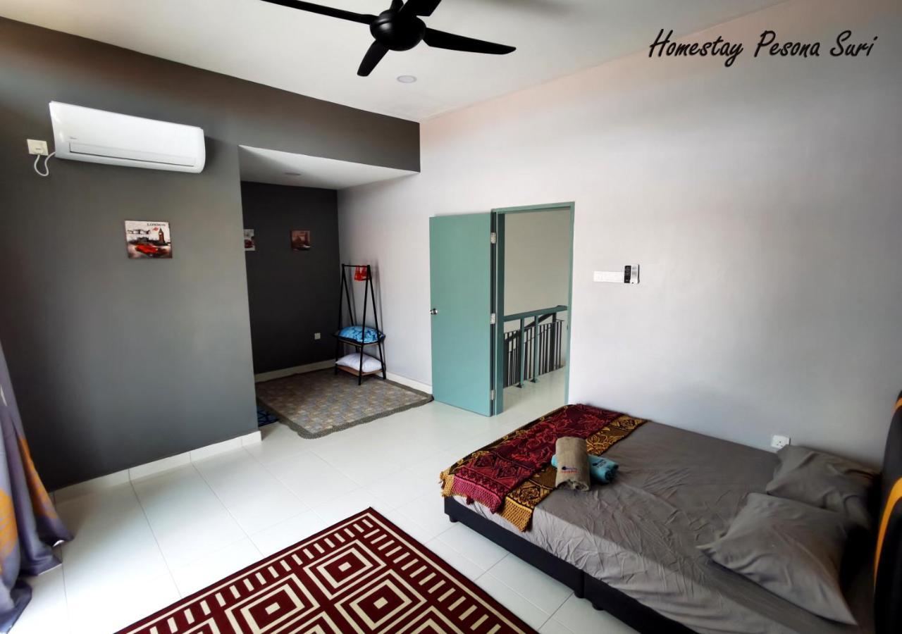 Pesona Suri Homestay Бату-Пахат Екстер'єр фото